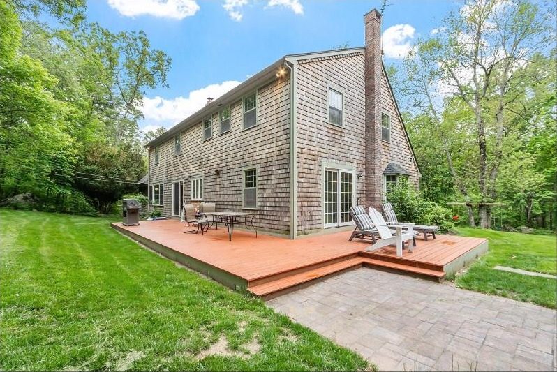 56 Chapin St, Uxbridge, MA &mdash; sold