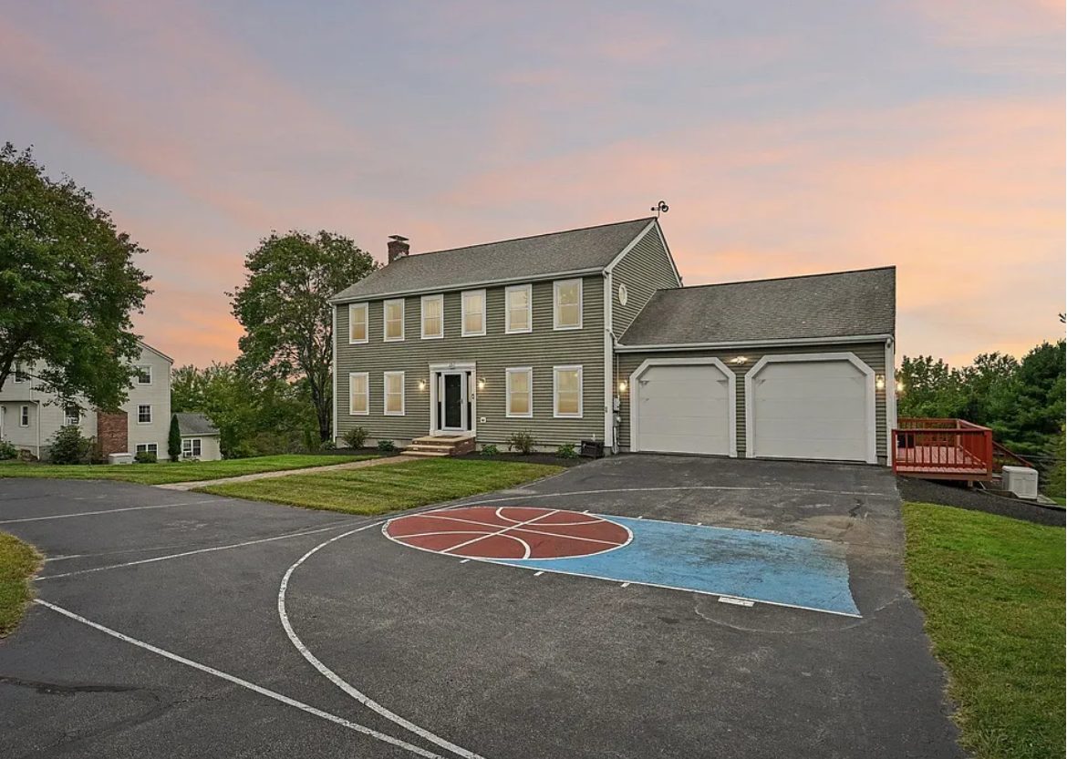 25 Piasta Rd, Dudley, MA &mdash; pending